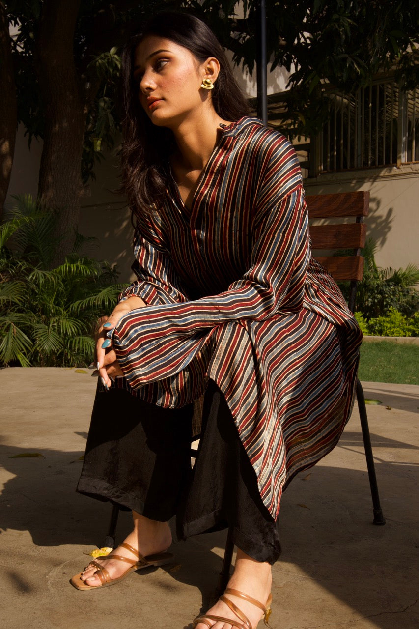 Taha Black Striped Unisex Silk Kurta