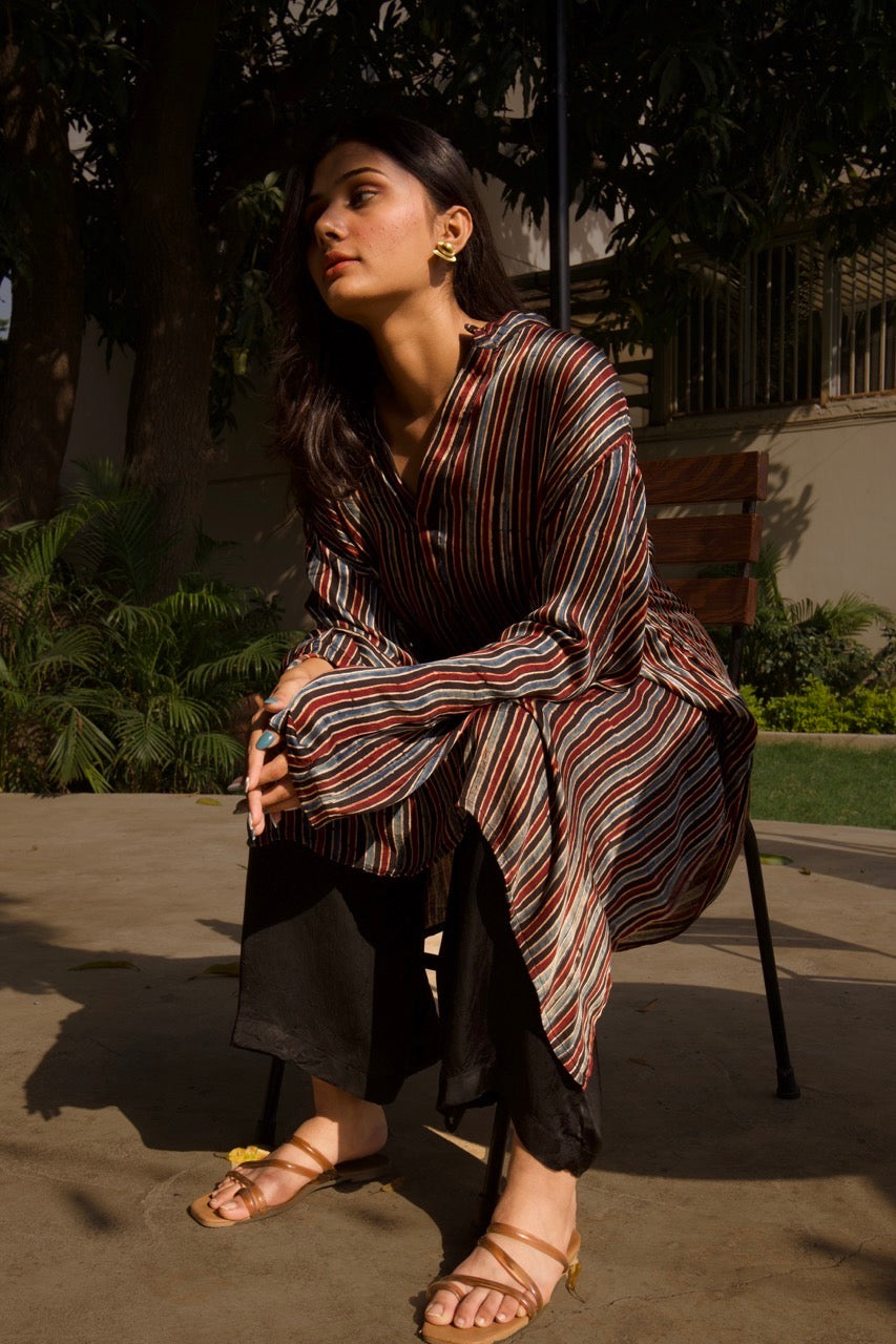 Taha Black Striped Unisex Silk Kurta